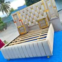 A picture of Bed sofa bei kuanzi 180000 nakuendelea
