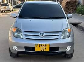 A picture of TOYOTA IST