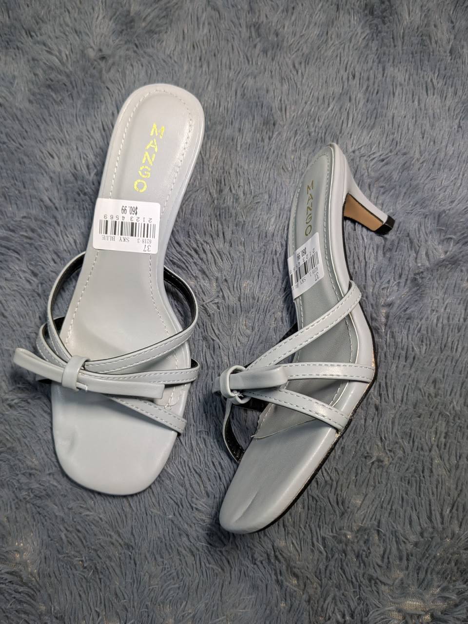 A picture of HEELS