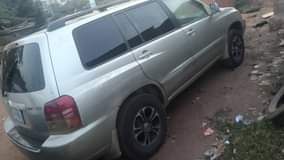 A picture of Toyota Highlander 06