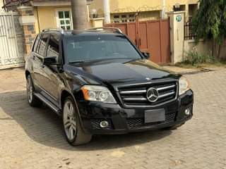 A picture of 2010 glk 350
