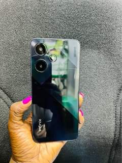 A picture of INFINIX HOT 30i 430000 CALL WHATSAPP 0753531596 0783444414