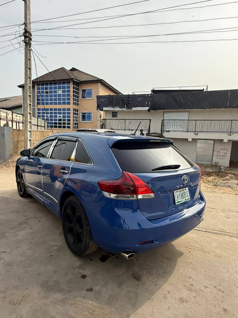 A picture of Neat Toyota Venza 0 10
