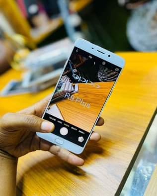 A picture of OPPO R9 plus 128GB