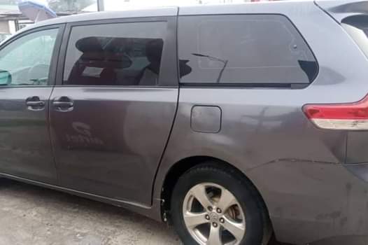 A picture of TOYOTA SIENNA 2012 BAD GEAR SOUND ENGINE N AC CHILLING