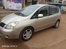 A picture of Clean Toyota Corolla verso