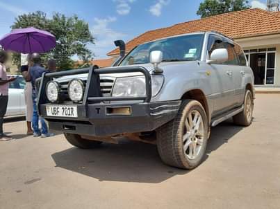 A picture of LANDCRUISER V8 2005 PETRAL 95M. 0706717170