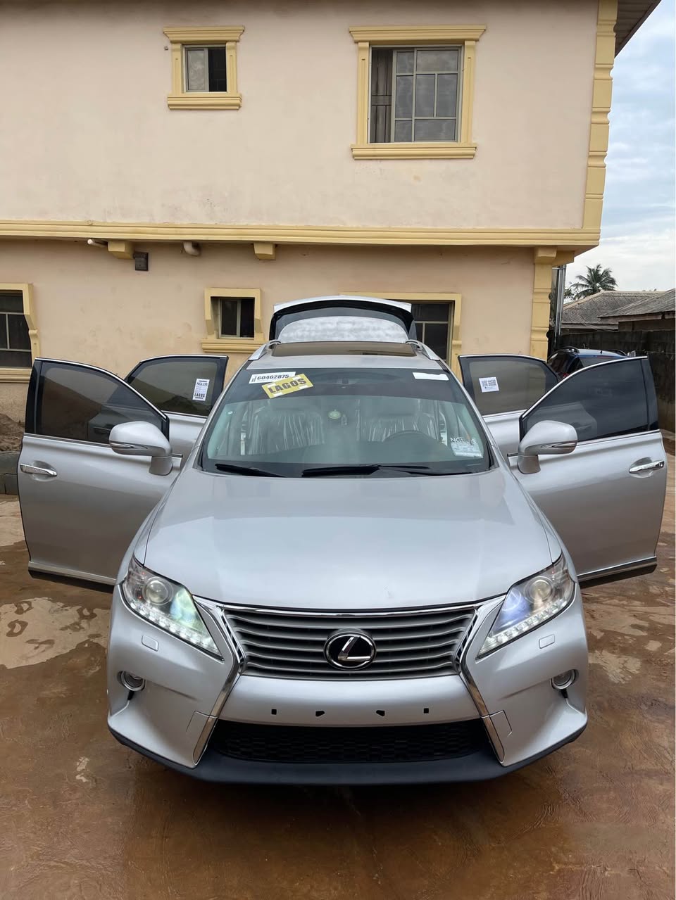 A picture of Extremely Clean First Body Lexus Rx350 2012 FaceLift Rear Lift