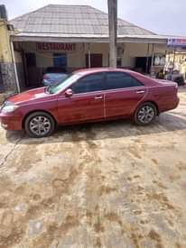 A picture of 2004 Toyota Camry