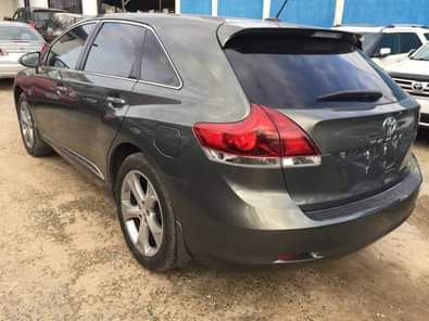 A picture of I have a sweet tokunbo 2013 Toyota Venza for sale