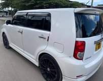 A picture of 2005 TOYOTA RUMION