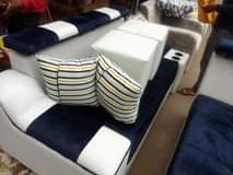 A picture of Sofa mpya