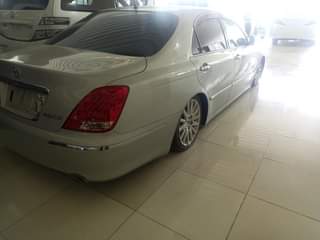 A picture of TOYOTA MAJESTA CROWN