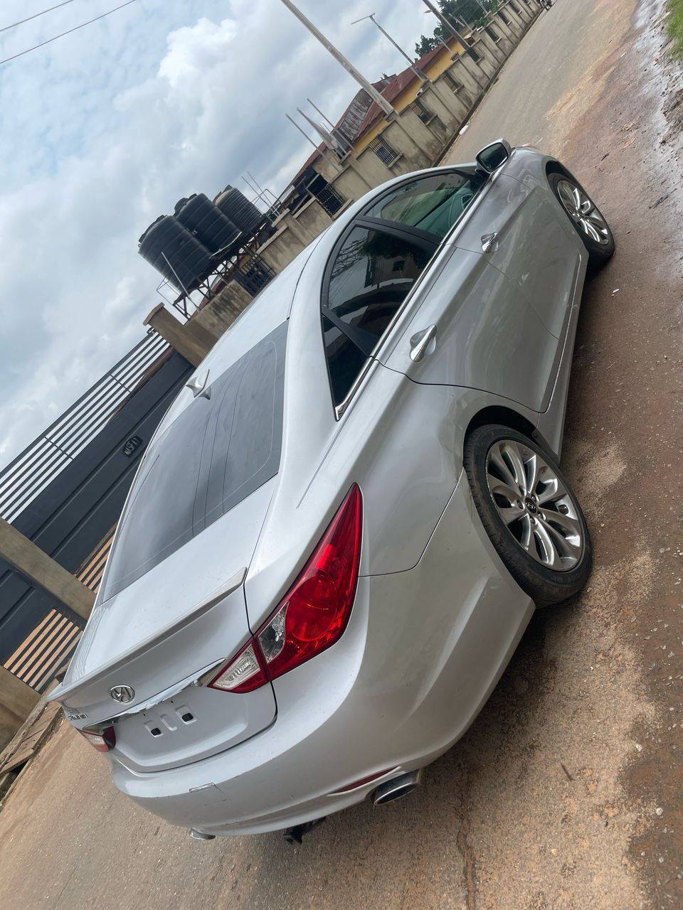 A picture of Hyundai Sonata 2014