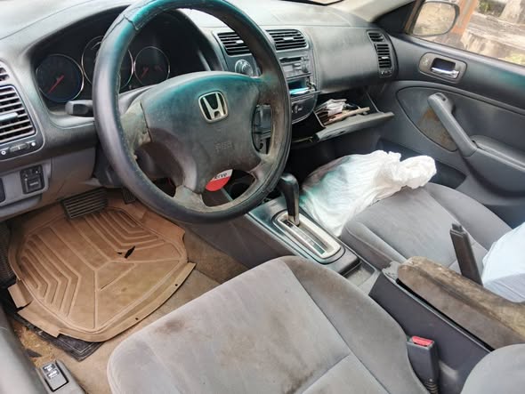A picture of use Honda Civic 2003 in a good condition everything working