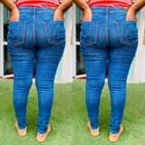 A picture of ladies mzigo mpya umefunguliwa reja sh 7000 tu 0679391992 za