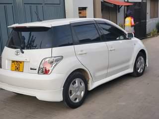 A picture of Toyota Ist price 12 8M