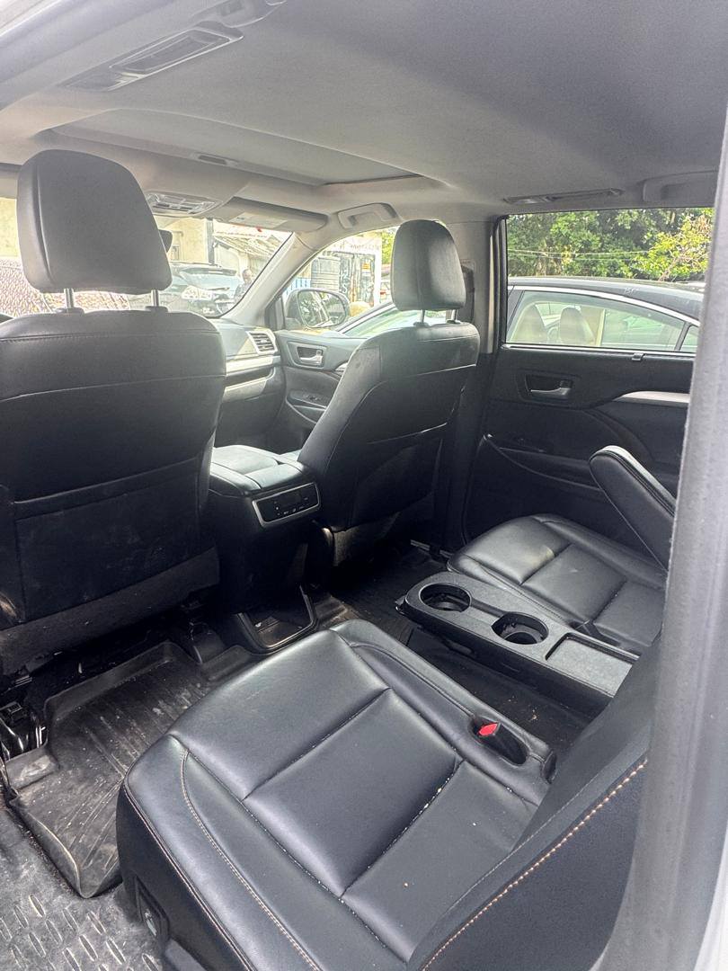 A picture of 2018 foreign used Highlander limited edition 32M