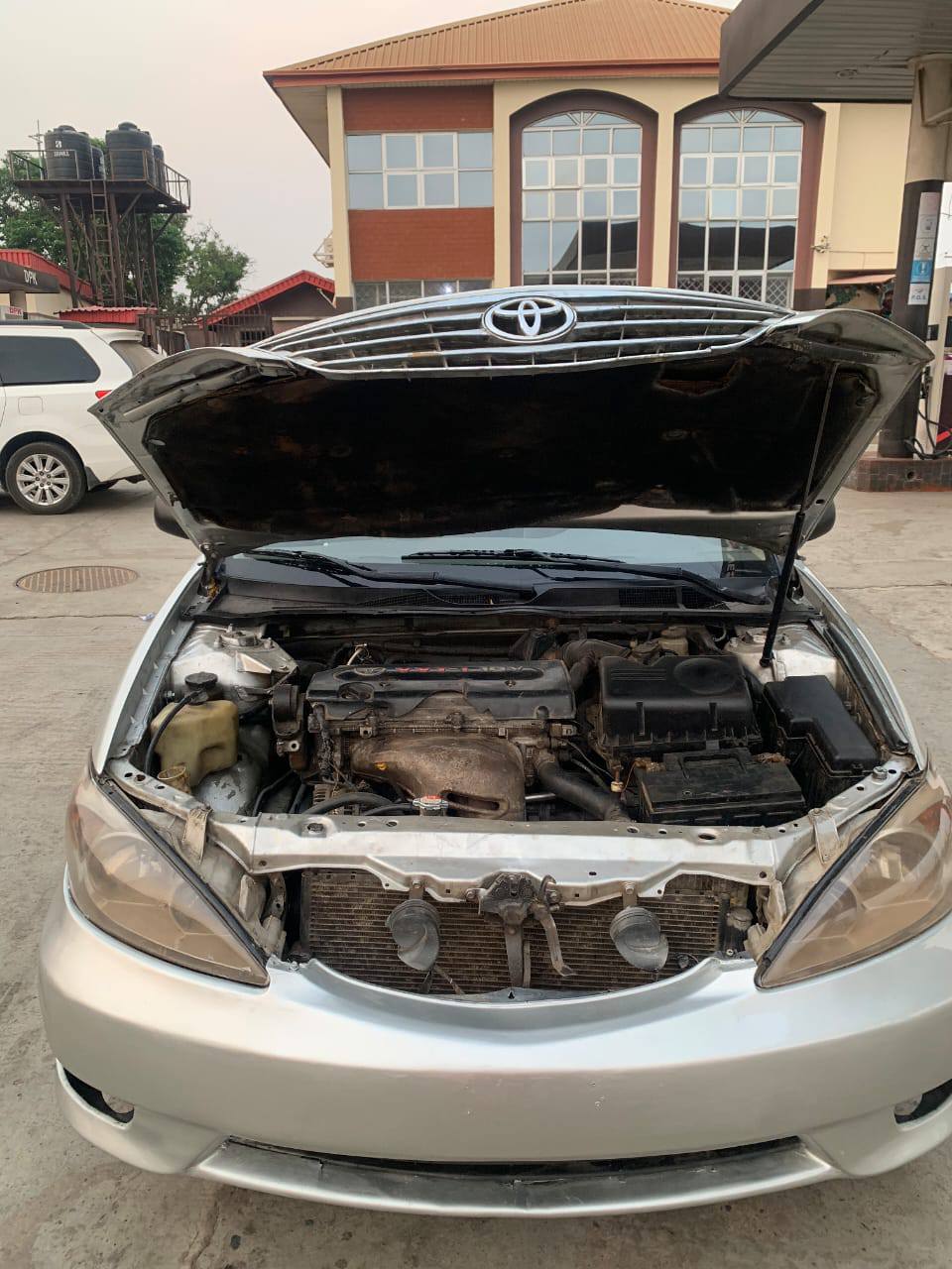 A picture of Toyota Camry 04