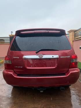 A picture of AVAILABLE FOR A QUICK DEAL TOKS standard 2004 Registered Toyota