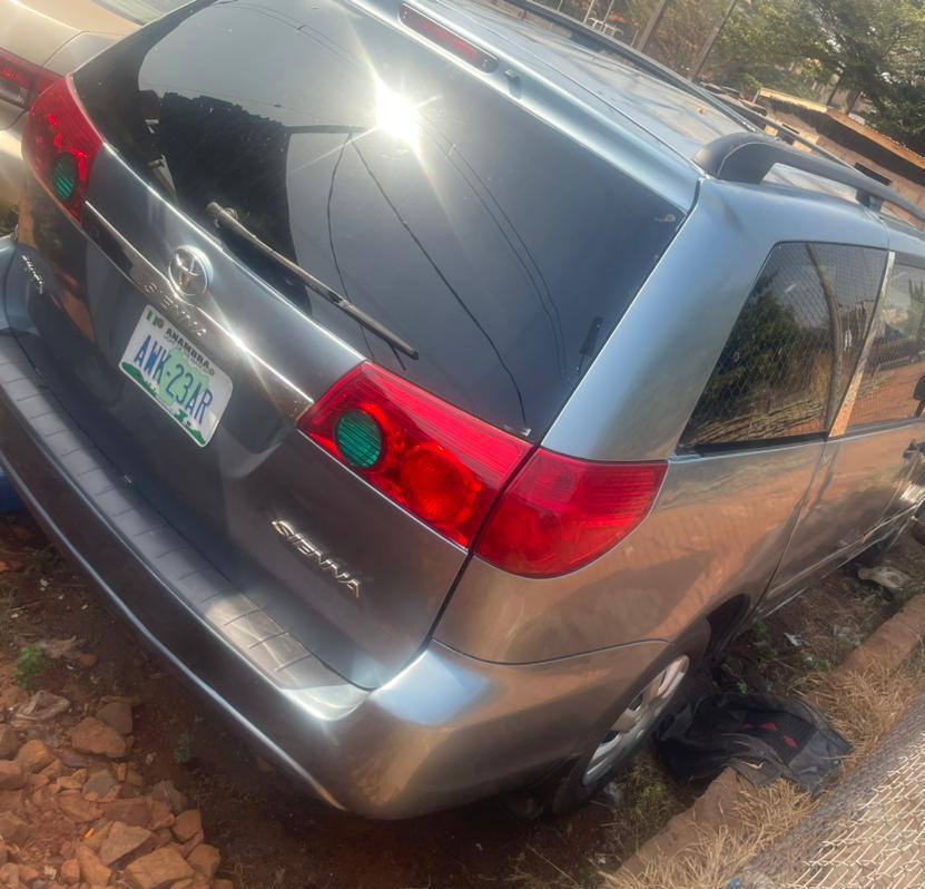A picture of Distress sales Toyota Sienna