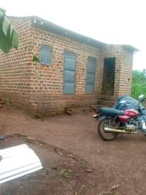 A picture of 4arces with House