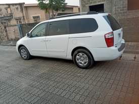 A picture of Kia Sedona 2006 available for sale