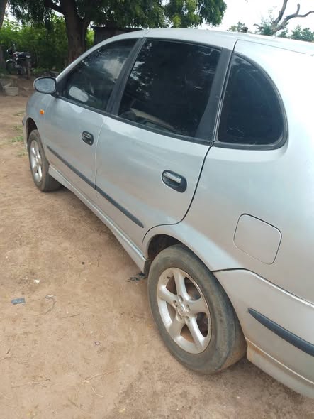A picture of Nissan Tino