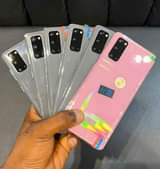 A picture of SAMSUNG S20