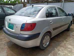 A picture of Automatic Kia Rio for 1.8...engine gear good..ac needs attention.. port