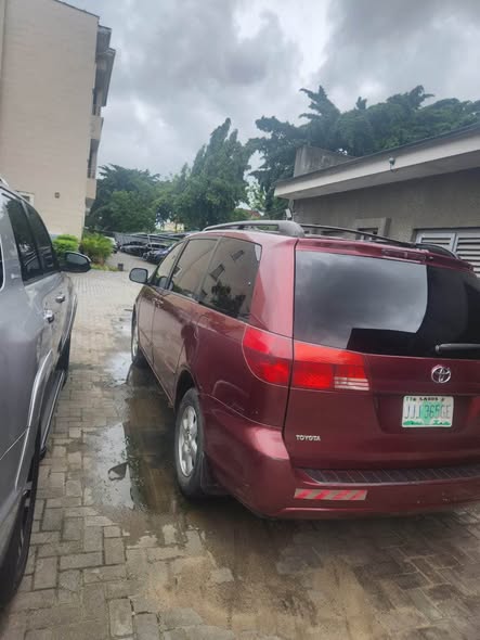A picture of 2006 Toyota Sienna