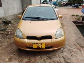 A picture of Vitz old model Bei 5.5M Full documents 0713020919 Gari nzuri