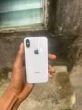A picture of Iphone x no face id everything is working perfect very