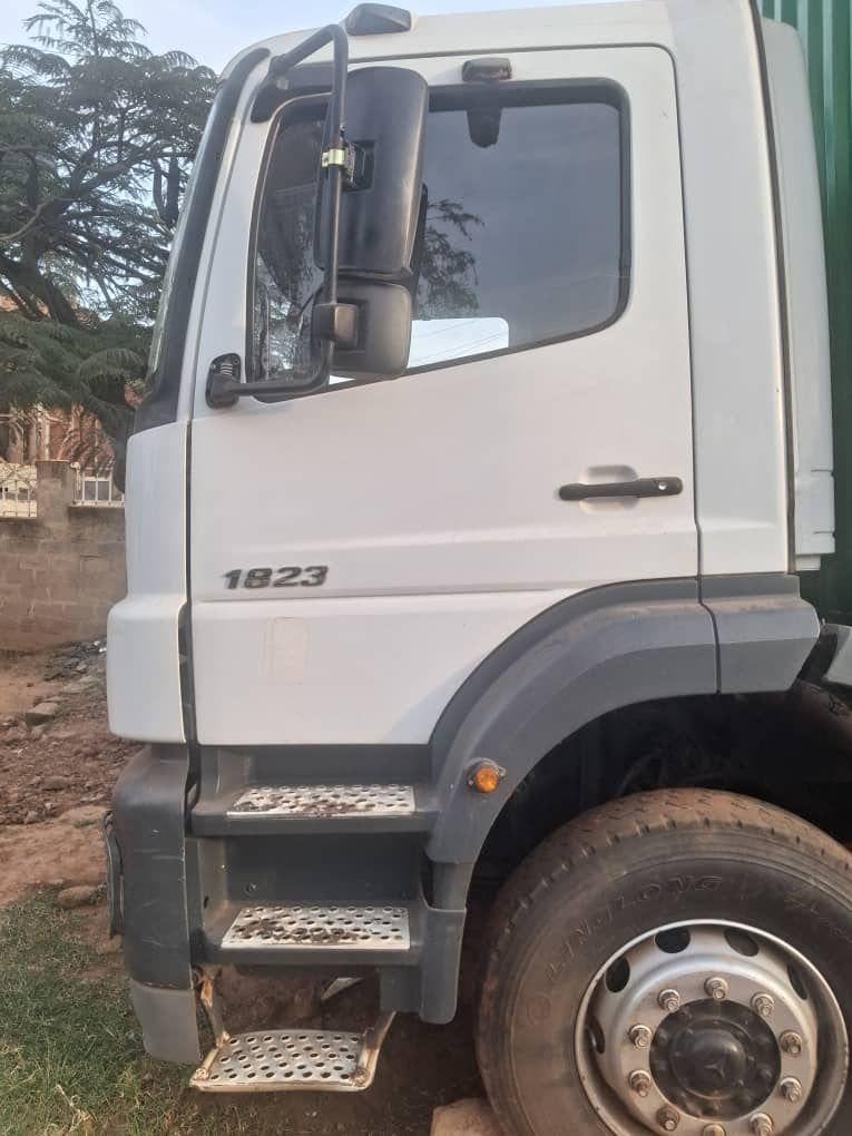 A picture of Mercedes benz axor boxbody on quick sale