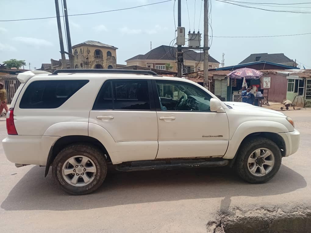 A picture of Toyota 4 runner