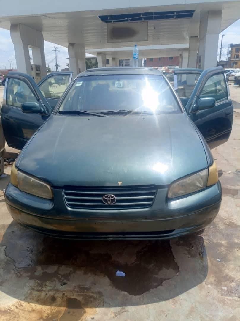 A picture of 2002 Toyota Camry tiny