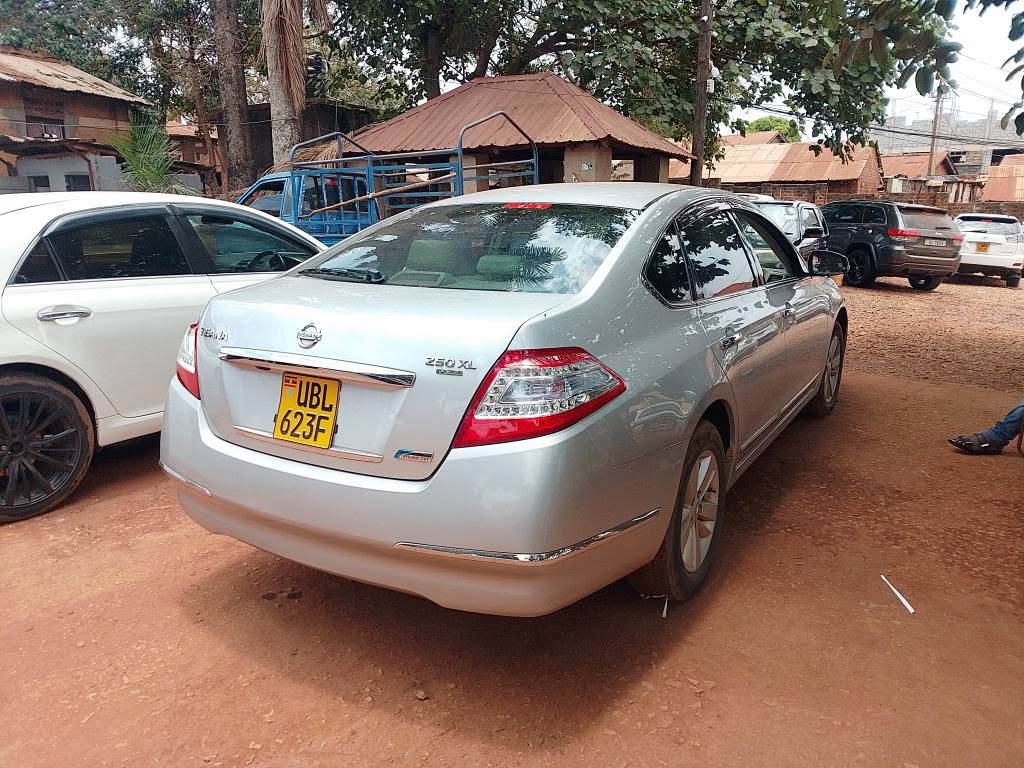 nissan teana