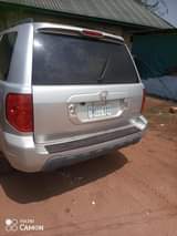 A picture of Honda pilot SUV