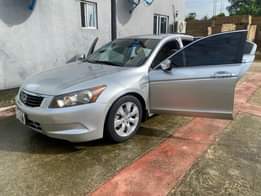 A picture of Honda Accord 08 Everything dye okay Buy and drive 4