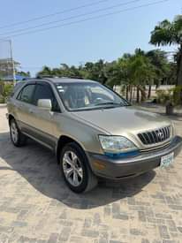 A picture of Lexus Rx 300 year 2002