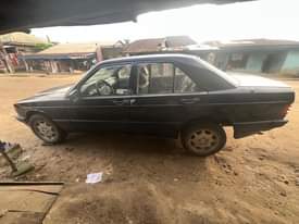 A picture of Mercedes Benz 190