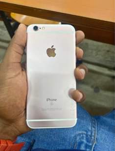 A picture of Iphone 6s plain