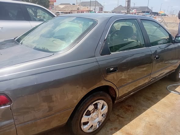 A picture of 2001 Toyota Camry Tinny light