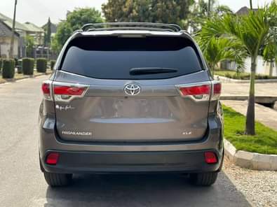 A picture of Unregistered 2016 Toyota highlander first body 16 5 Million naira