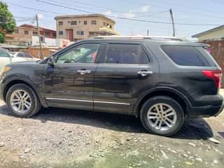 A picture of Ford Explorer 2014