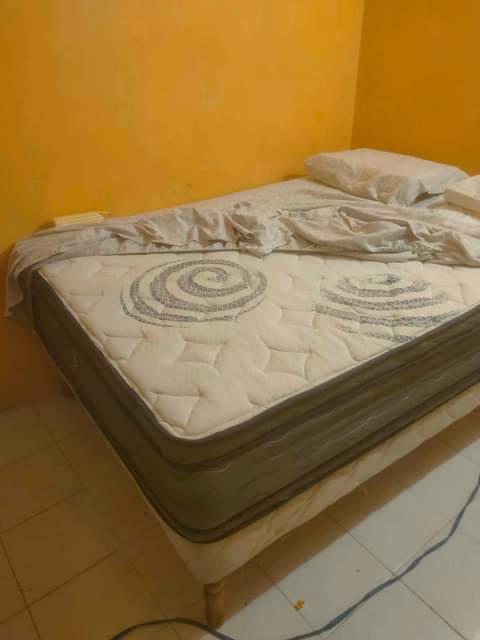 queen size bed