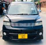 A picture of TOYOTA NOAH VOXY