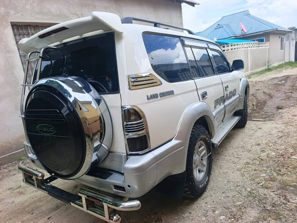 A picture of Toyota prado
