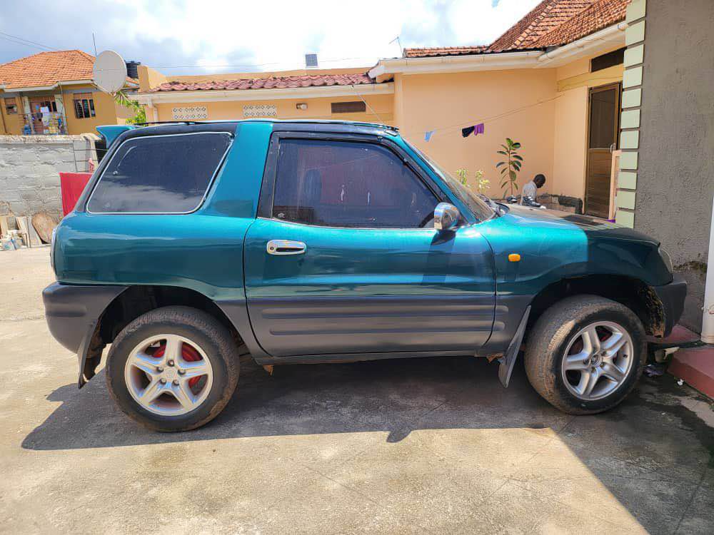A picture of Toyota RAV4 7m