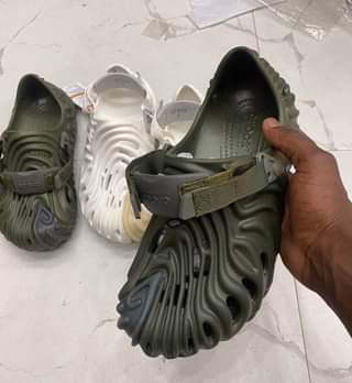 crocs